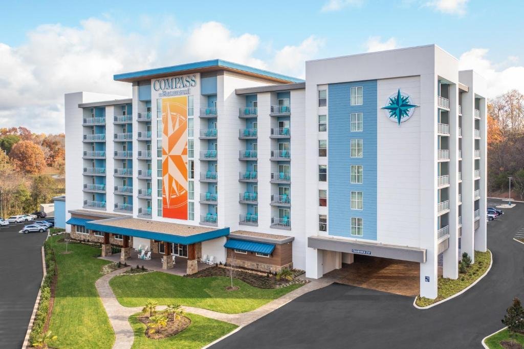Compass by margaritaville hotel pigeon forge review 3