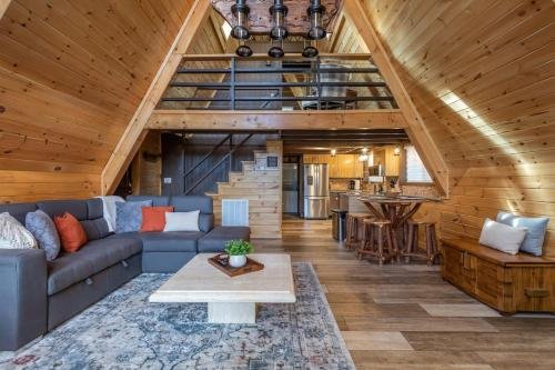 3 Miles to Gsmnp Dtwn Good Views HotTub A-Frame review