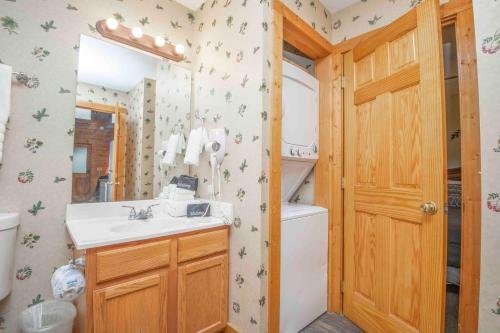 Moonlight Lodge Family Cabin review Moonlight Lodge Family Cabin review