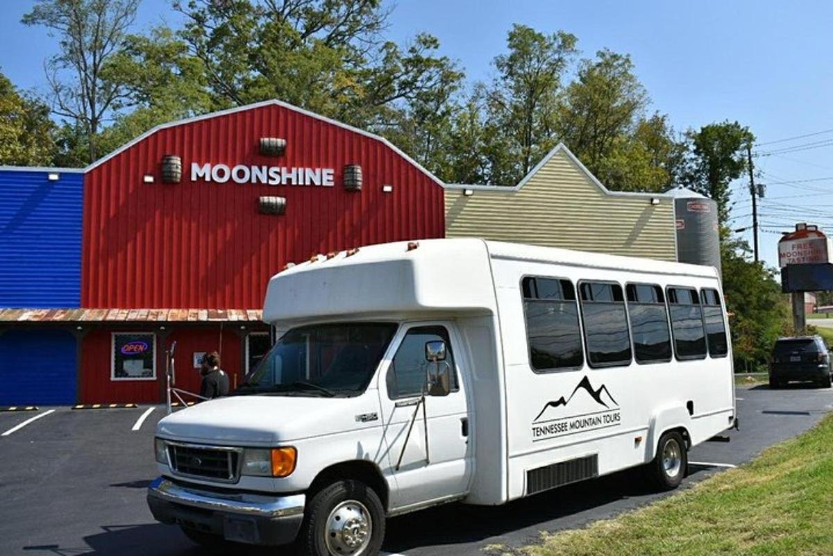 Pigeon forge moonshine and wine tour explore tennessees famous distilleries wineries 2
