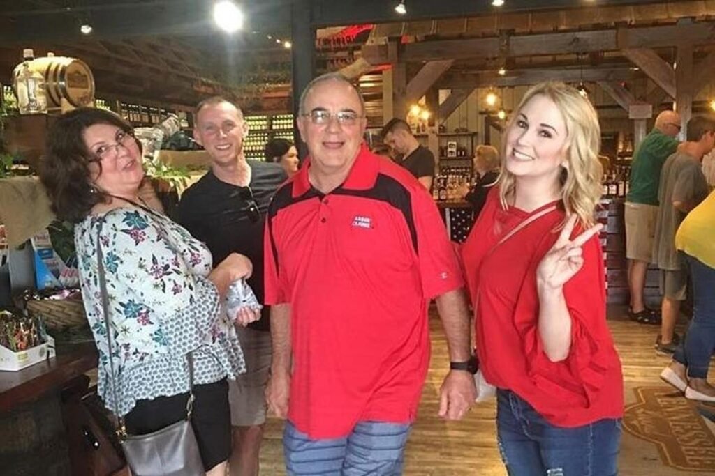 Pigeon Forge Moonshine and Wine Tour – Explore Tennessee’s Famous Distilleries Wineries Pigeon Forge Moonshine and Wine Tour – Explore Tennessee’s Famous Distilleries Wineries