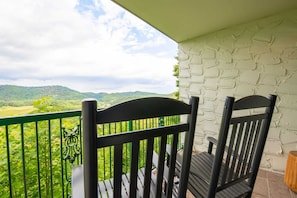 Inside Dolly’s Castle Unit 3 – A Perfect Smoky Mountain Retreat