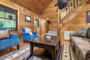 Your Dream Getaway: Charming Two-Bedroom Log Cabin in the Smoky Mountains! Review