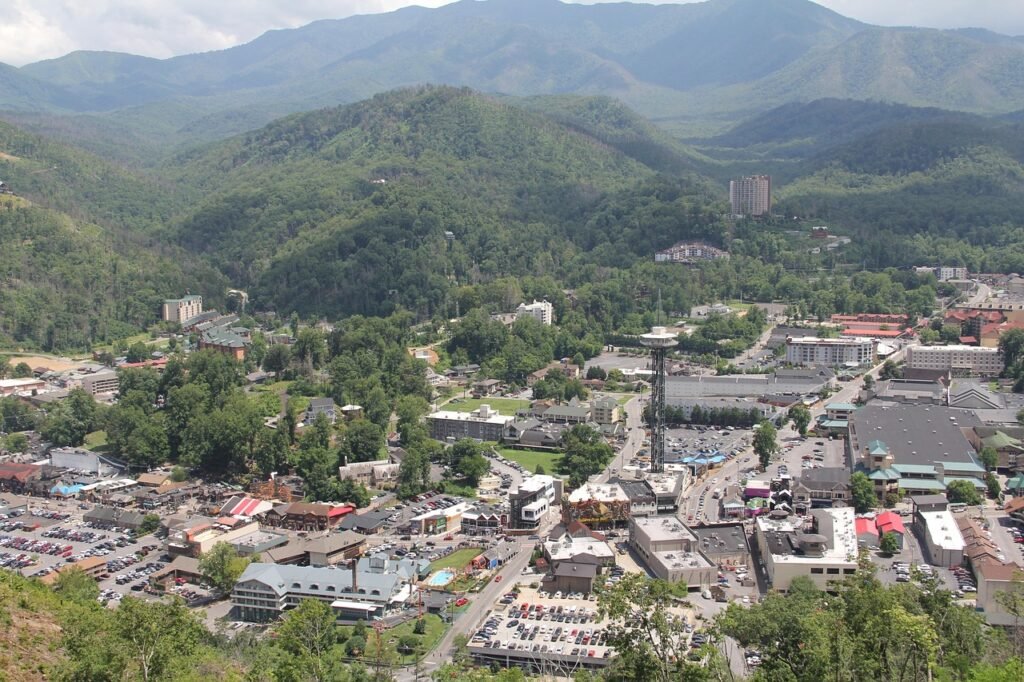 gatlinburg, smokey mountains, gateway, city in tennessee, gatlinburg, gatlinburg, gatlinburg, gatlinburg, gatlinburg