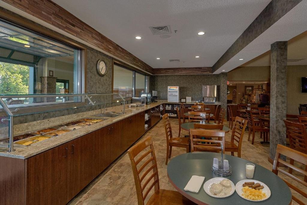 Complimentary breakfast at Inn on the River