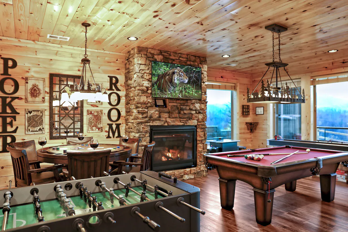 Mountain view and outdoor deck at Heaven's Hangout Gatlinburg